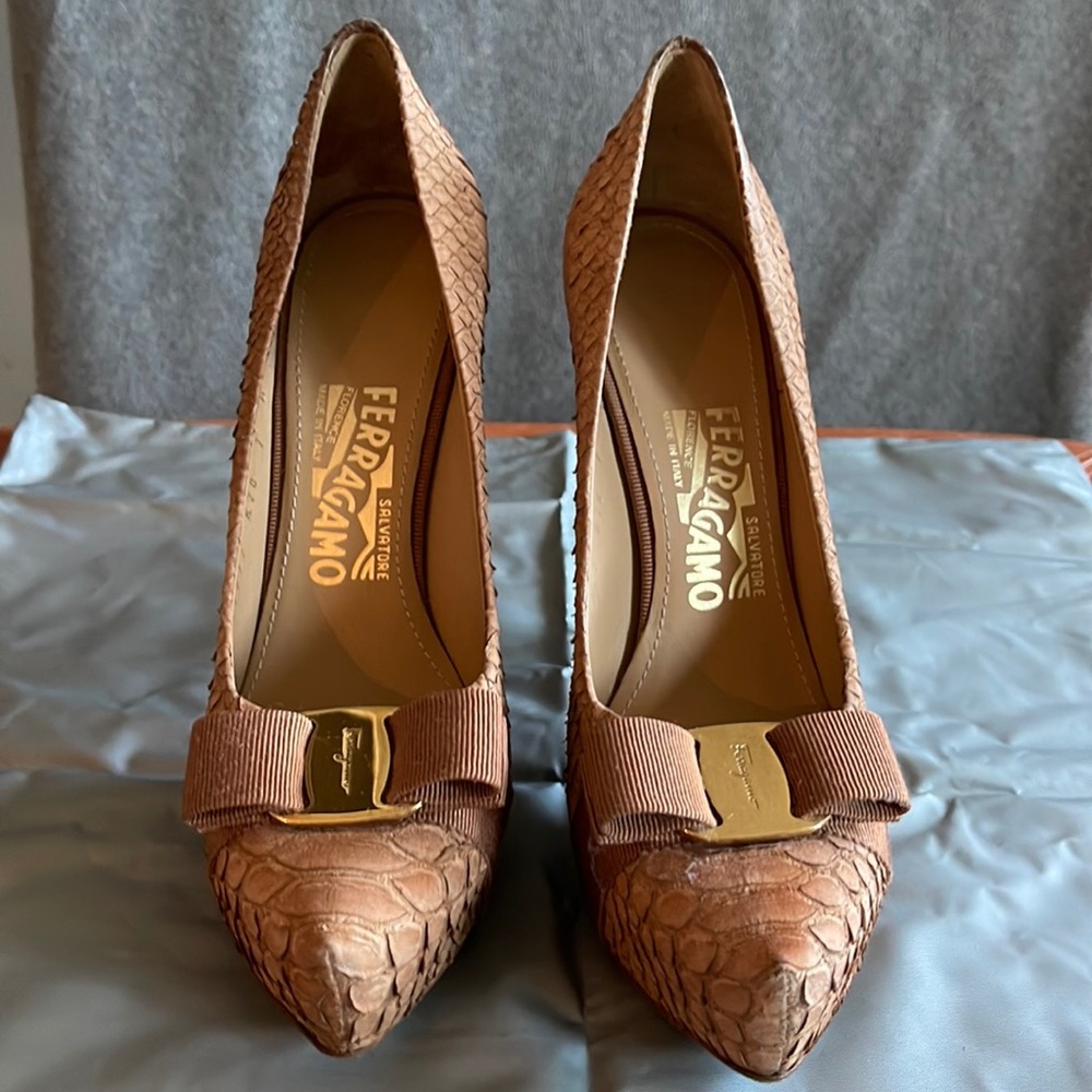 Ferragamo high heels shoes